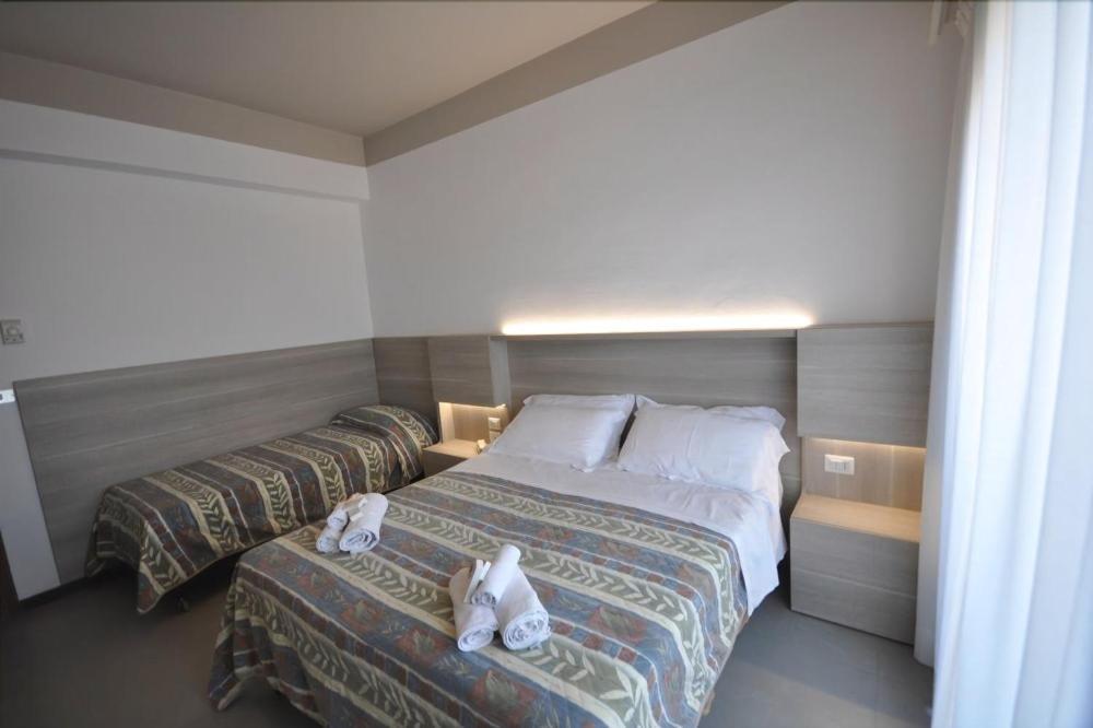 Hotel Alhambra Rimini Extérieur photo