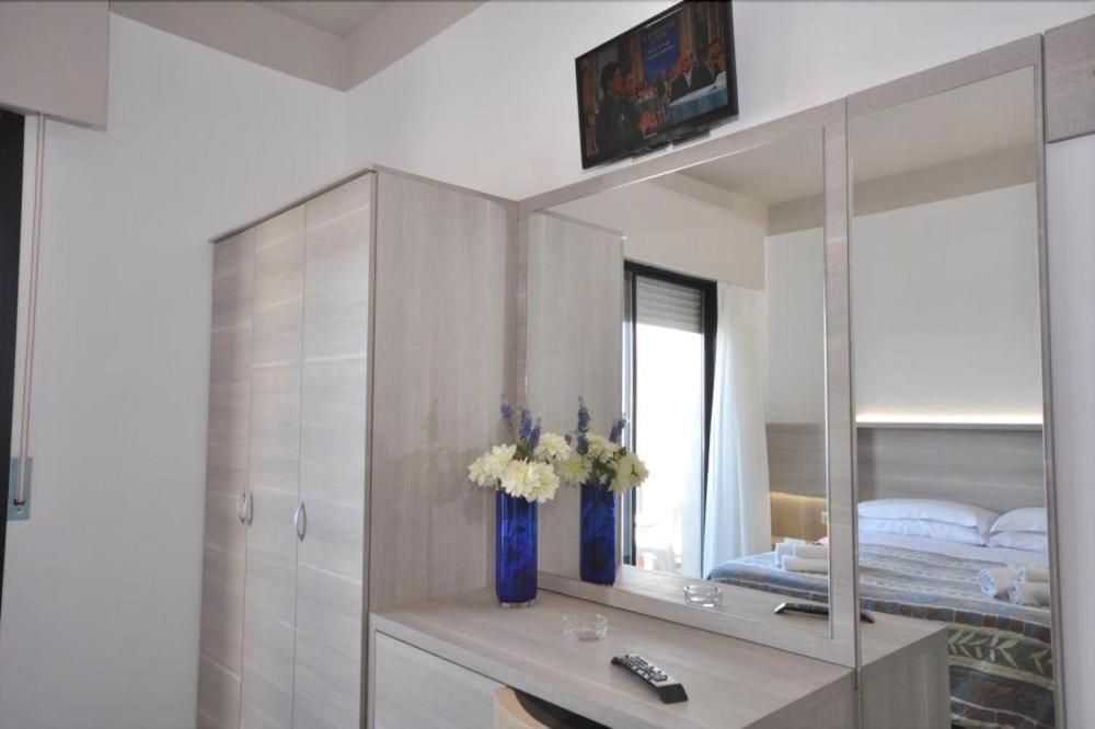 Hotel Alhambra Rimini Extérieur photo